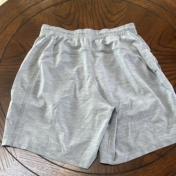 Lululemon short - Picture 6 of 9